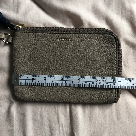Fossil Wristlet - Picture 2 of 8